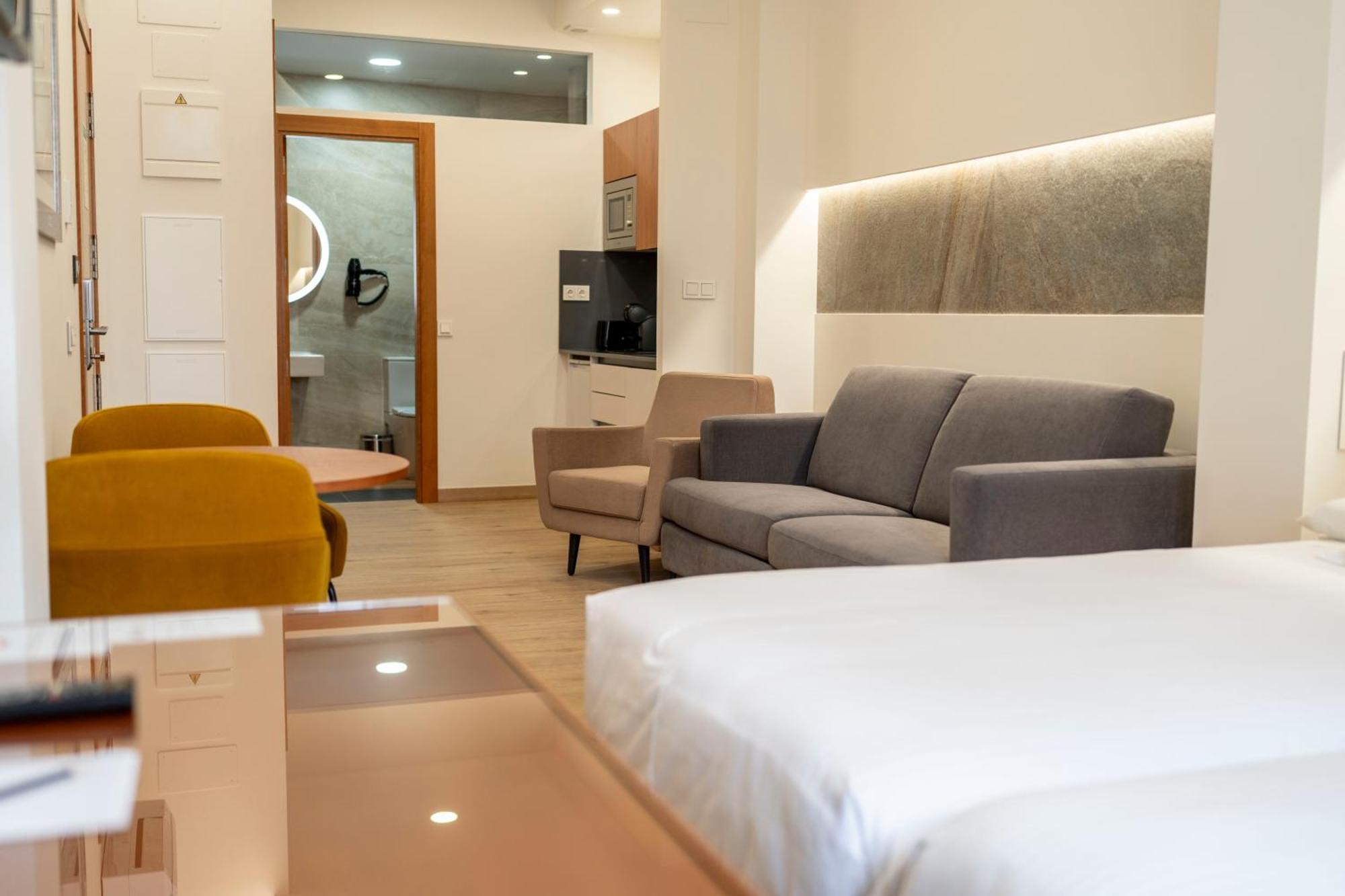 אלמריה Torreluz Suites מראה חיצוני תמונה
