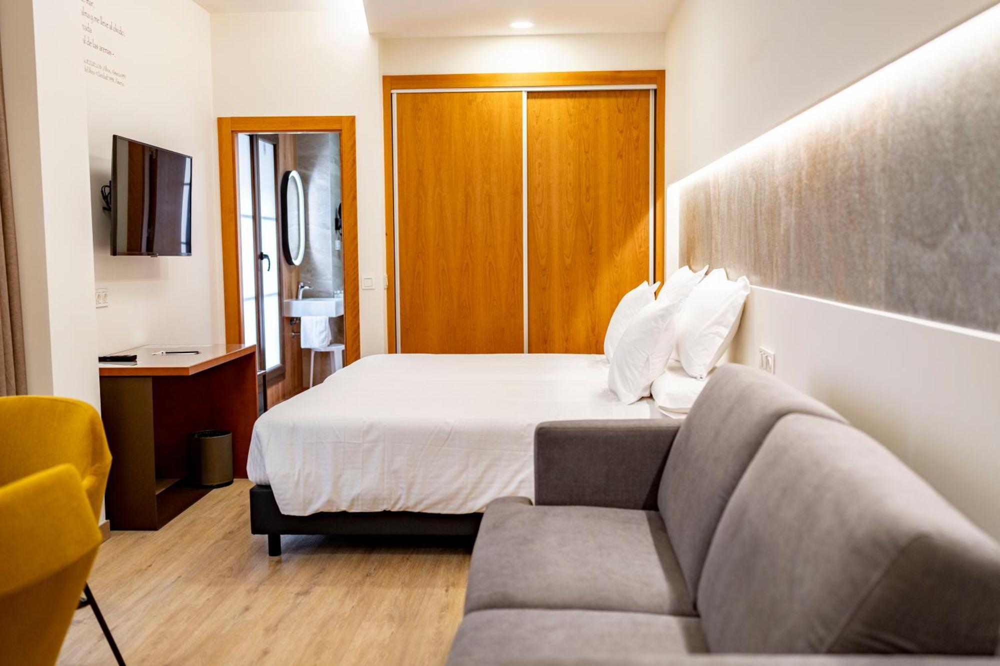 אלמריה Torreluz Suites מראה חיצוני תמונה