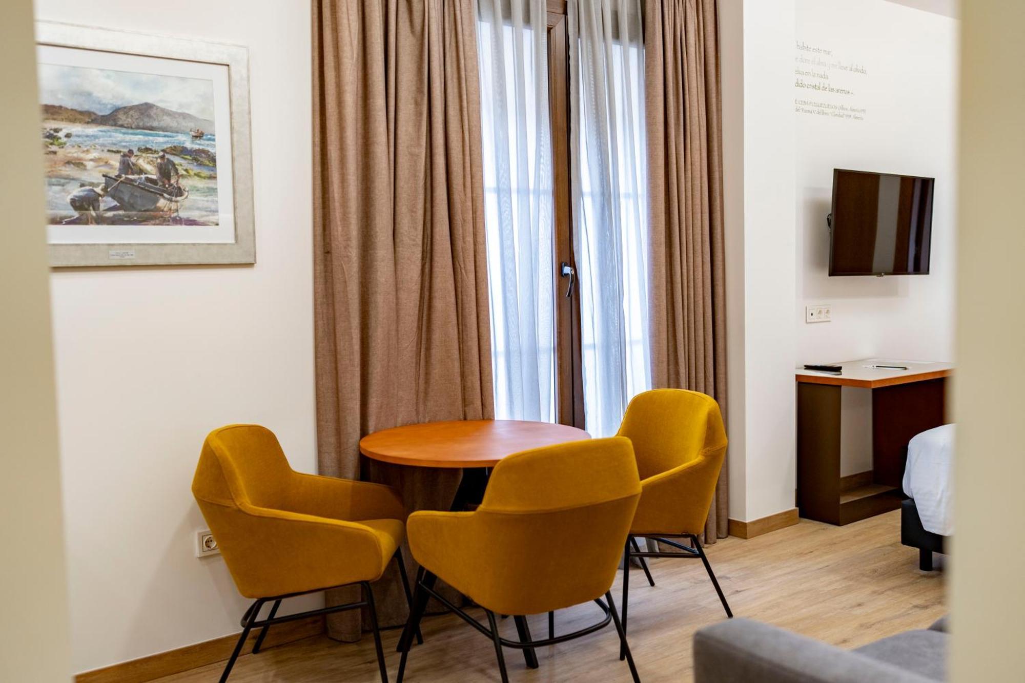 אלמריה Torreluz Suites מראה חיצוני תמונה